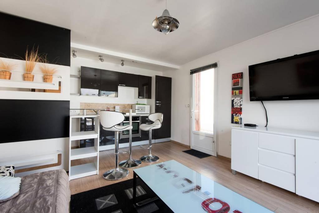 Maison *** Avec Cour 3Km Plage Et La Rochelle Saint-Vivien  Eksteriør billede