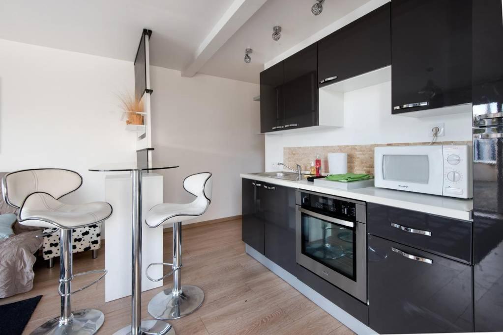Maison *** Avec Cour 3Km Plage Et La Rochelle Saint-Vivien  Eksteriør billede